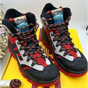 Men’s Gucci X Adidas, lace up trainer boots size 9, made in Italy